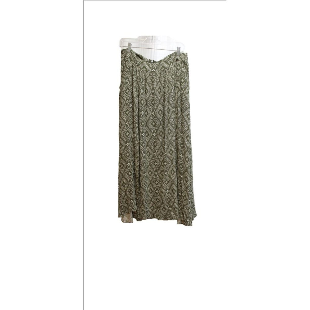 Torrid - Green & White Diamond Boho Print Maxi Skirt.Torrid Sizing = 12/L) - Picture 3 of 4